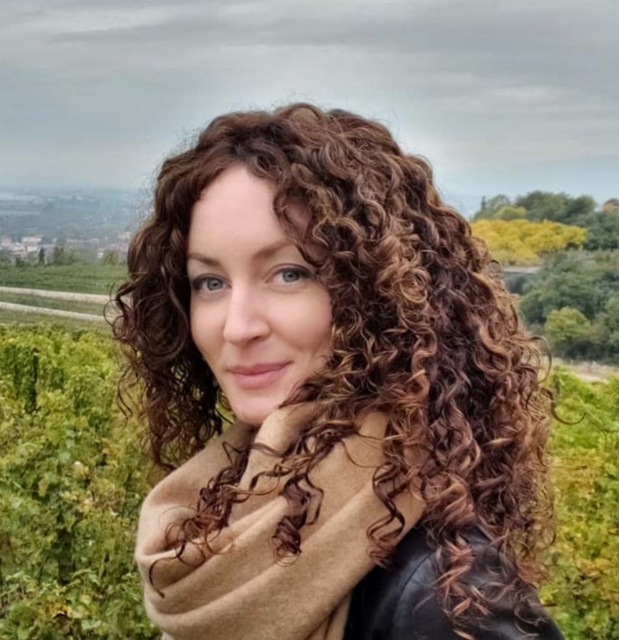 Profile image of author: Julia Donovan